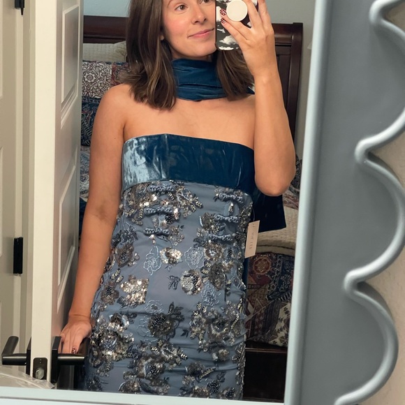 Sau Lee Adrian Gown - Picture 5 of 8